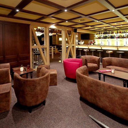 Hotel Walliserkanne グレヘン エクステリア 写真