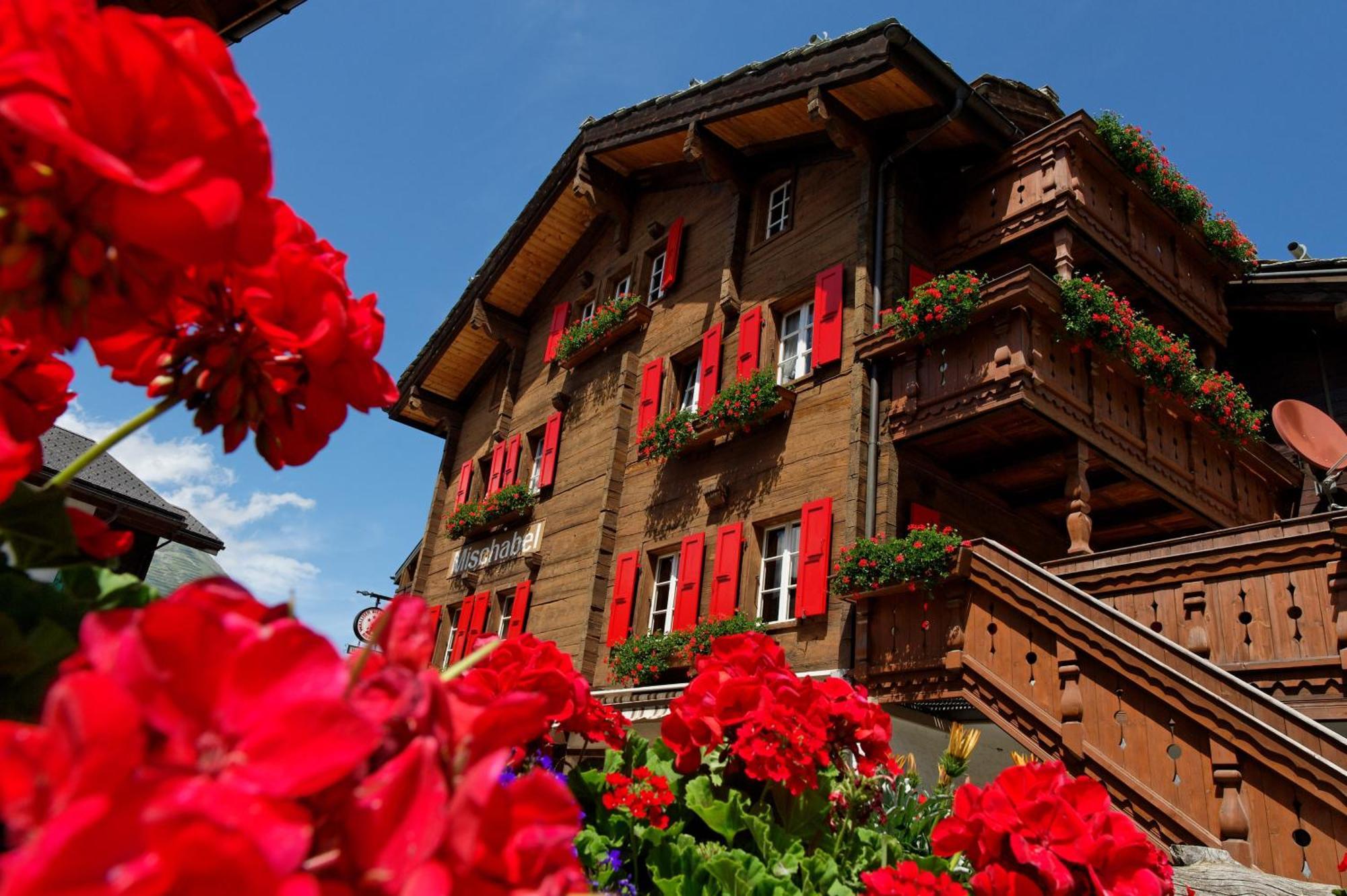 Hotel Walliserkanne グレヘン エクステリア 写真