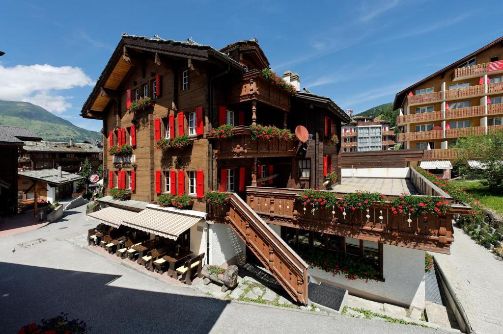 Hotel Walliserkanne グレヘン 部屋 写真