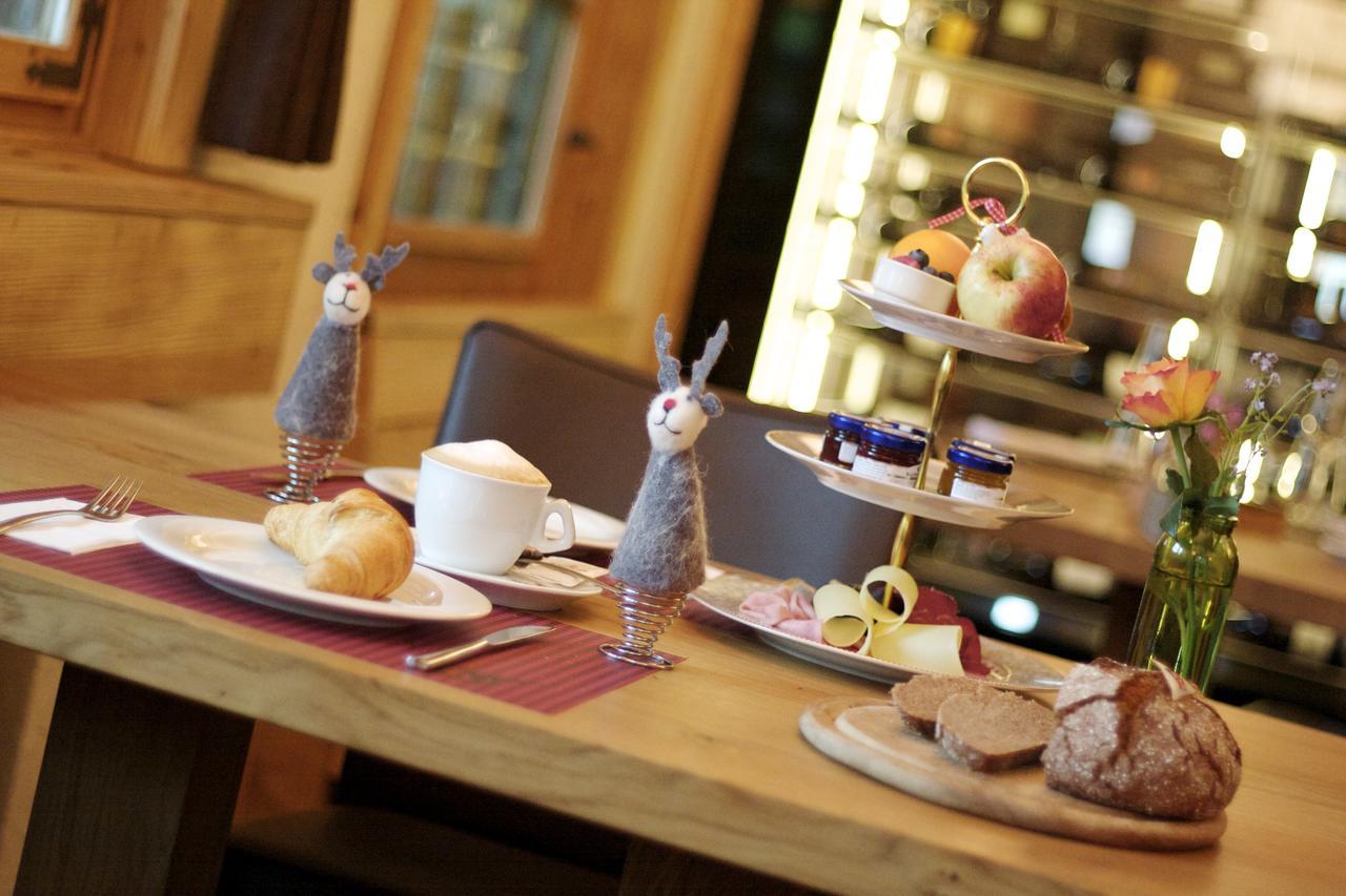 Hotel Walliserkanne グレヘン エクステリア 写真