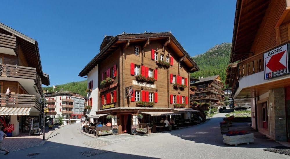 Hotel Walliserkanne グレヘン エクステリア 写真